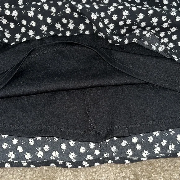 SOLD! AUW floral ruffled sleeves off the shoulder dress - Picture 10 of 16